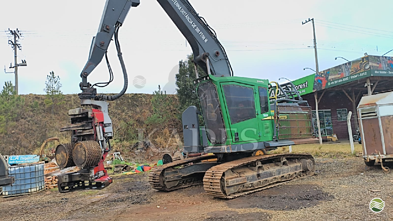 ESCAVADEIRA JOHN DEERE 200D Kades Central De Máquinas CACADOR SANTA CATARINA SC
